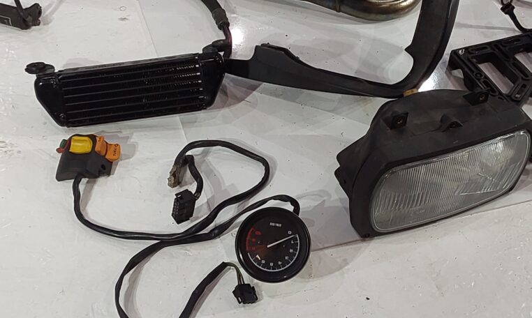 diverse gebrauchte Ersatzteile für Motorrad