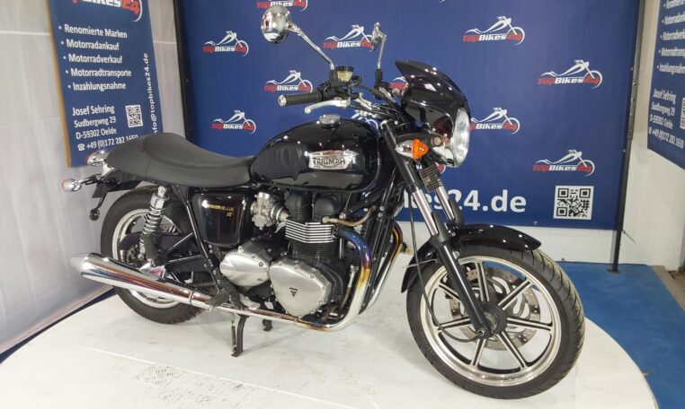 Triumph 900 SE Bonneville