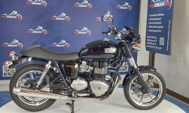 Triumph 900 SE Bonneville